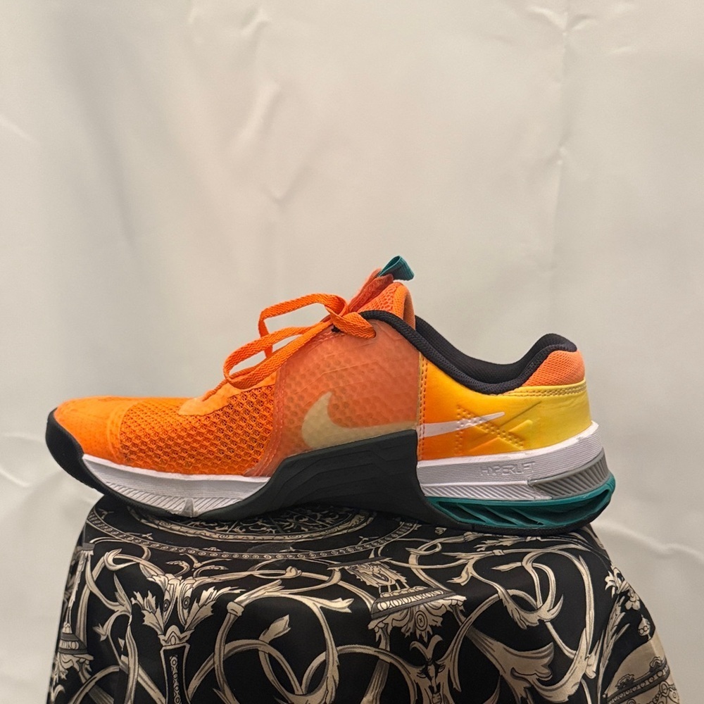 Nike Men's Vibrant Orange Athletic Shoes - Picture 7 of 11